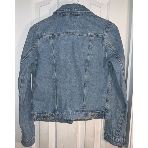 Levi’s Light-Wash Jean Jacket - Picture 4 of 7
